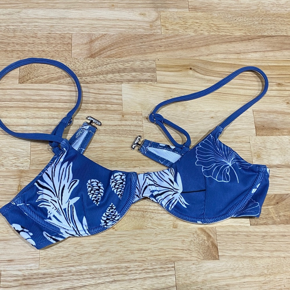 Blue Bikini Top Hawaiian Pineapple and Leaf print - size Small
